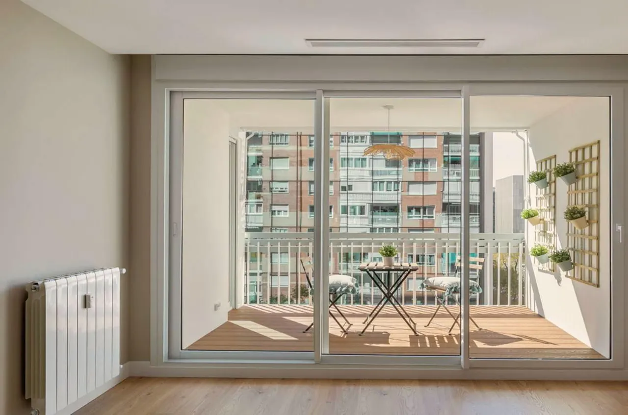 living - 189m² apartment with 6m² terrace for sale in Cuzco, Madrid - gallery - 5
