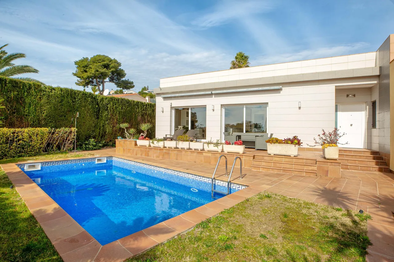 living - 224m² house / villa for sale in Lloret de Mar, Costa Brava - gallery - 3