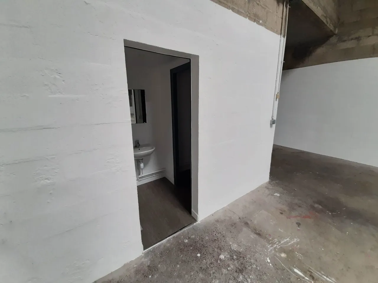 logistics - Light Industrial Premises / Offices For Rent - gallery - 8