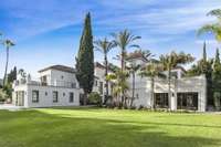 living - 603m² house / villa with 342m² terrace for sale in Nueva Andalucía - gallery thumbnail - 7