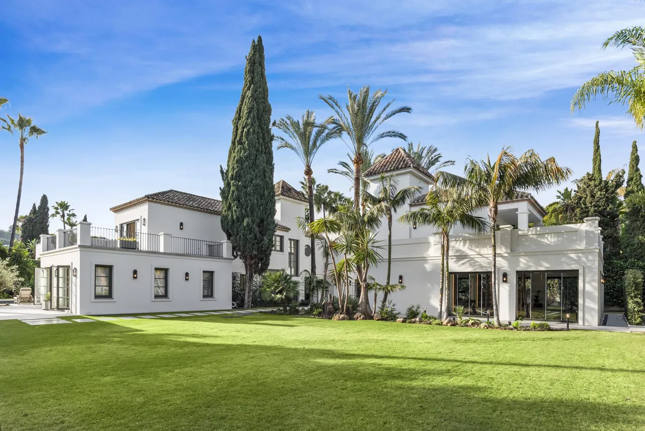 living - Casa / villa de 603m² con 342m² terraza en venta en Nueva Andalucía - gallery - 7