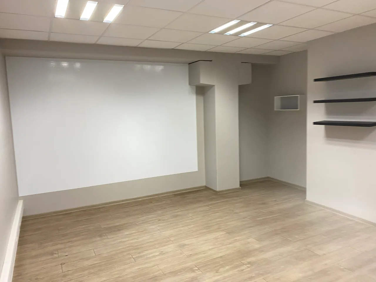logistics - Light Industrial Premises / Offices For Rent - gallery - 9