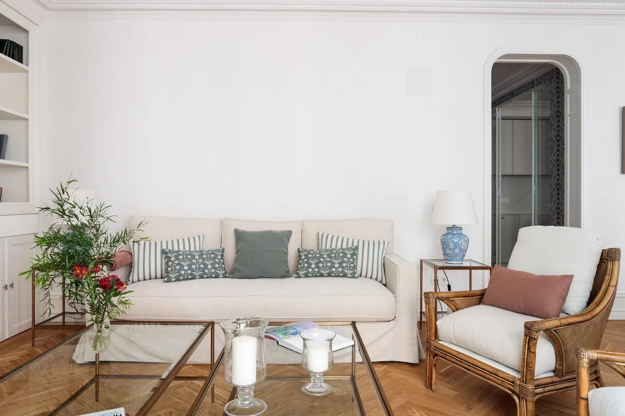 living - 227m² apartment for sale in Almagro, Madrid - gallery - 3