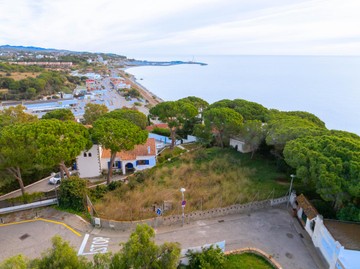 living - 1,674m² plot for sale in Arenys de Mar, Barcelona - featured