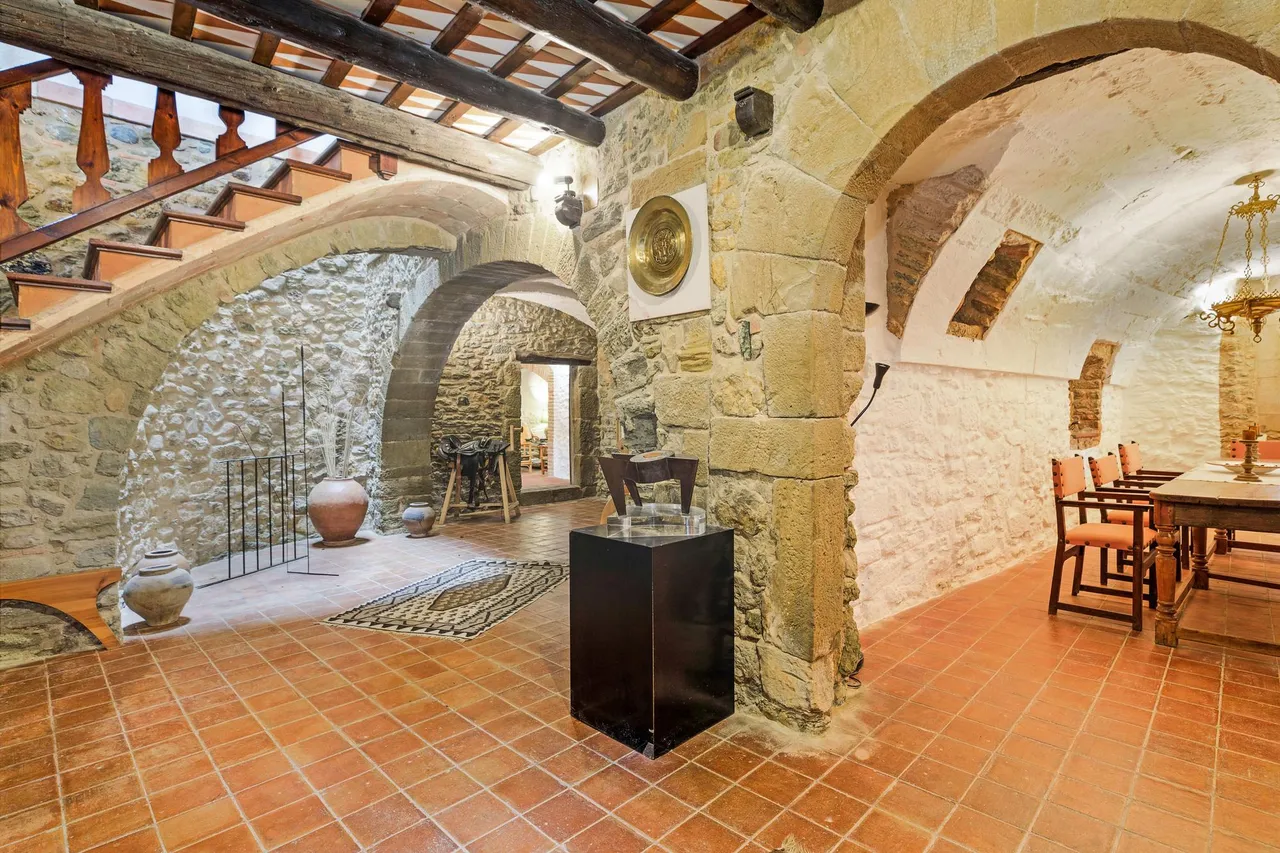 living - Casa de 600m² con 100m² terraza en venta en Baix Empordà - gallery - 4