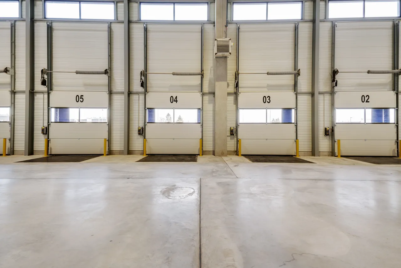 logistics - Logistics Warehouse For Rent - gallery - 5