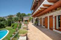 living - Casa / villa de 970m² en venta en Bahía de Rosas - gallery thumbnail - 4