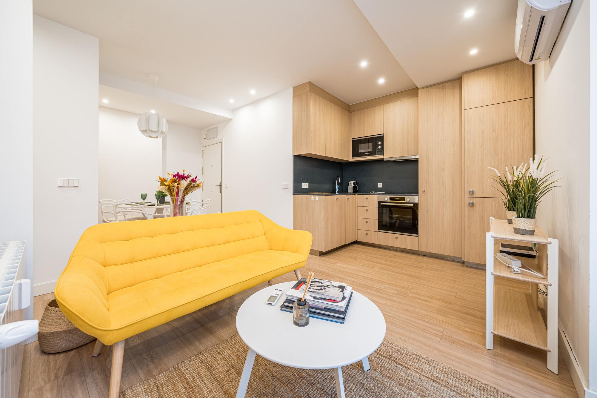 living - 47m² apartment for sale in Hispanoamérica, Madrid - gallery thumbnail - 3