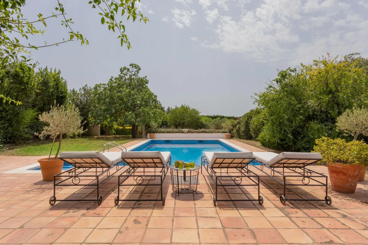 living - 834m² house / villa for sale in Baix Empordà, Girona - gallery - 4