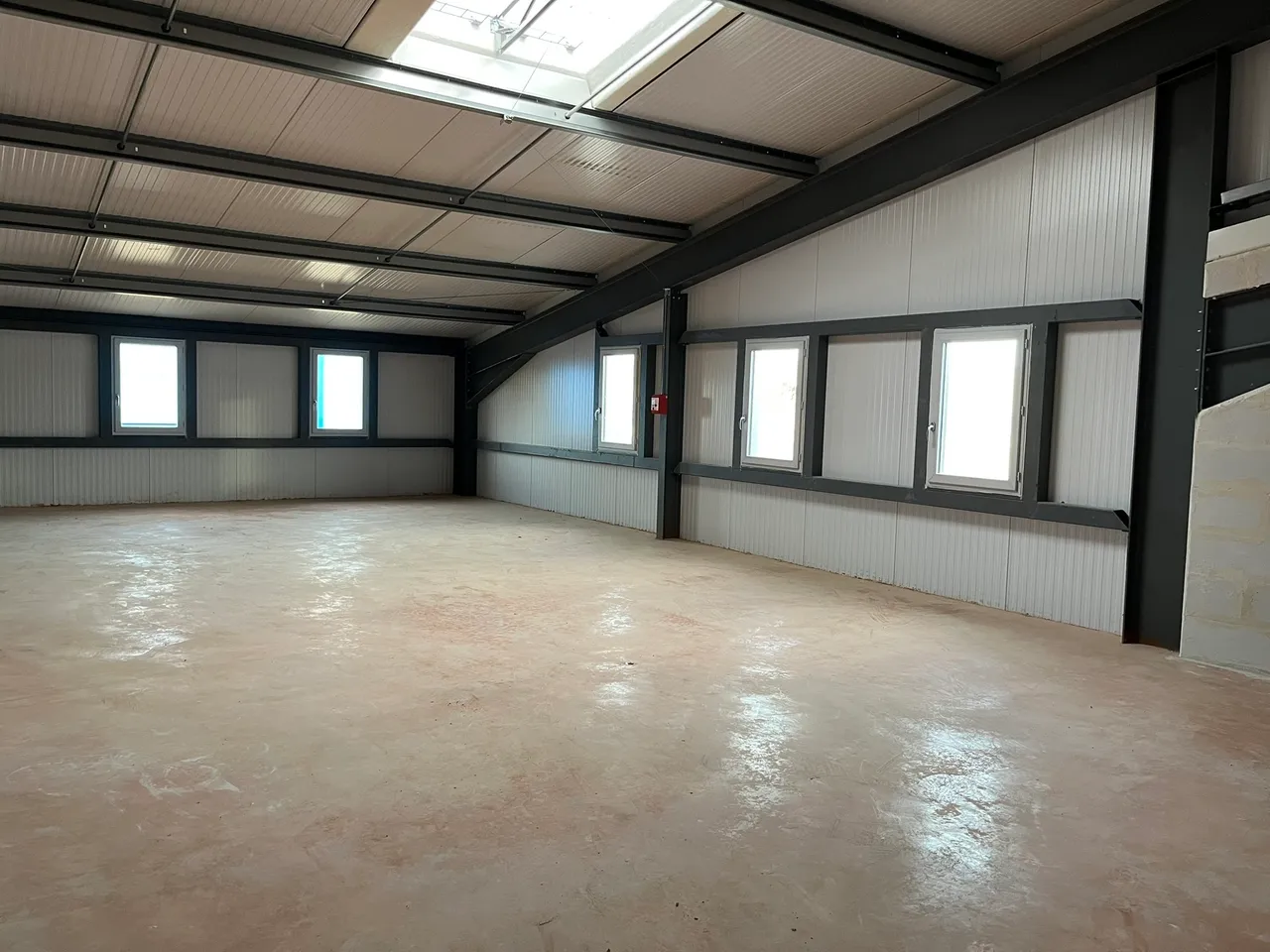 logistics - Activity Facility For Rent - gallery - 6