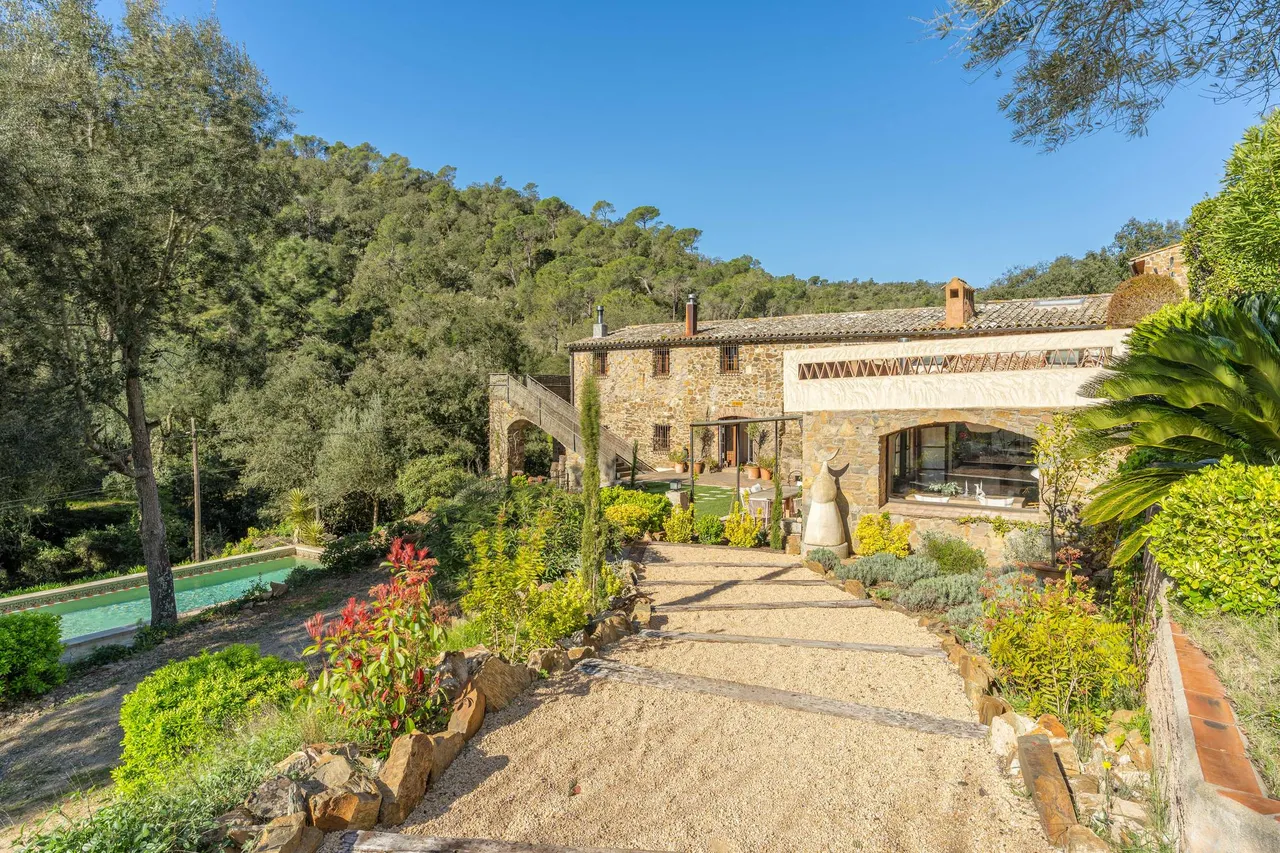 living - 642m² country house for sale in Baix Empordà, Girona - gallery - 4