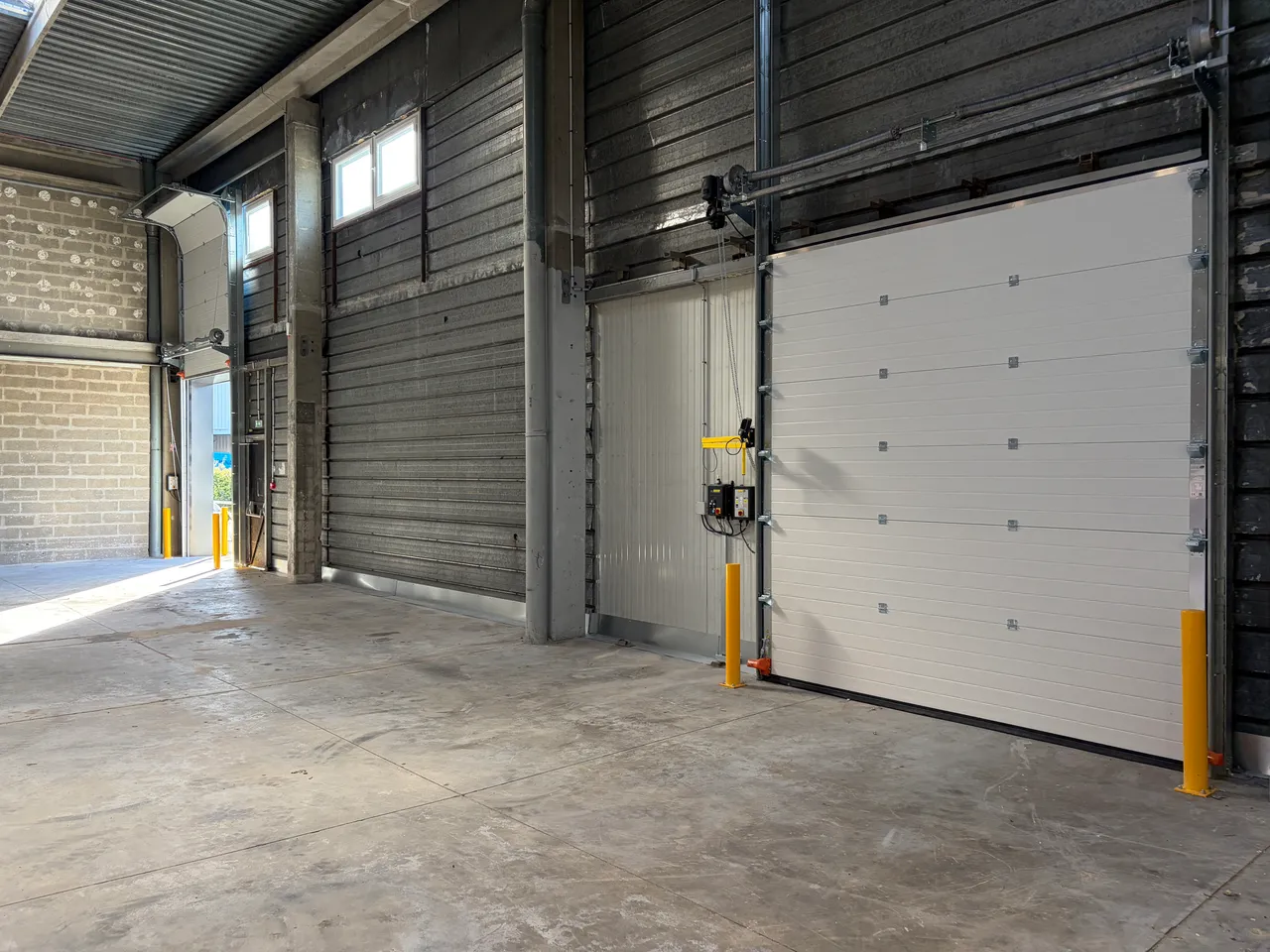 logistics - Entrepôt / Bureaux À Louer - gallery - 4