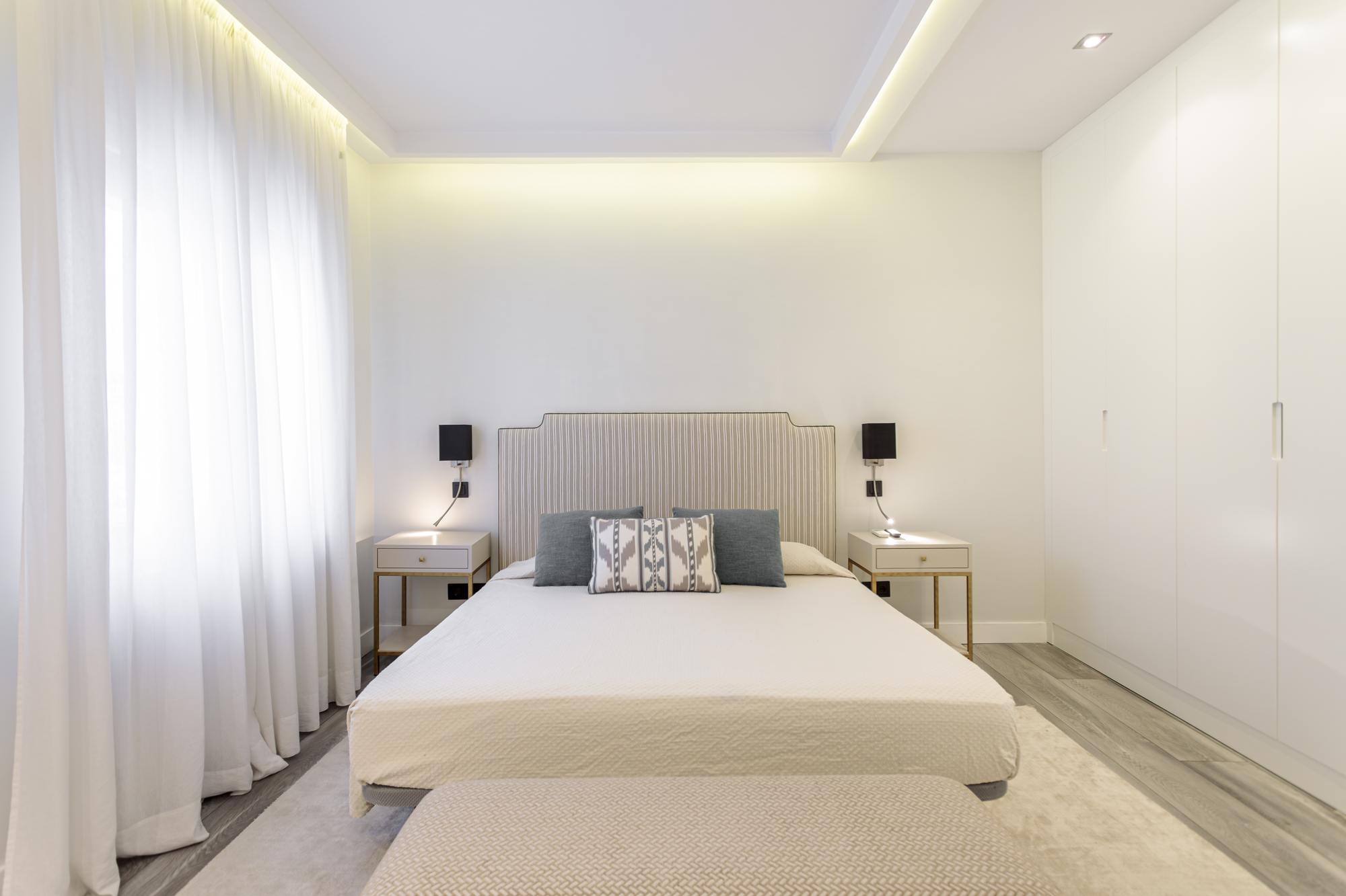 living - 100m² apartment for rent in Recoletos, Madrid - gallery thumbnail - 7