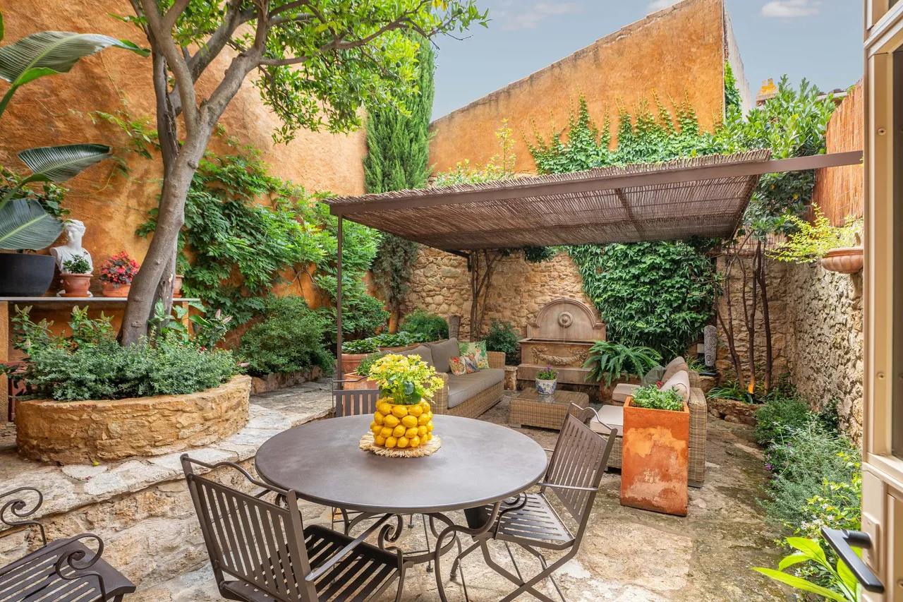 living - Casa rural de 196m² con 40m² de jardín en venta en Baix Empordà - gallery - 2