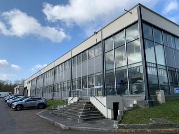 logistics - Activités / Bureaux À Louer - featured