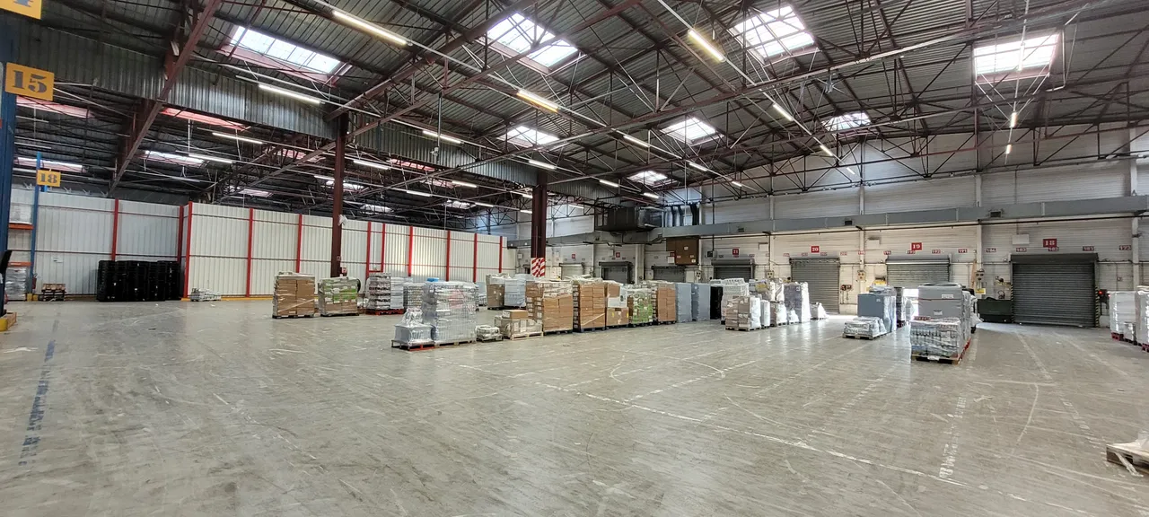 logistics - Logistics Warehouse For Rent - gallery - 6