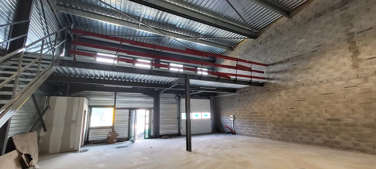 logistics - Local d’activités À Louer - gallery - 7