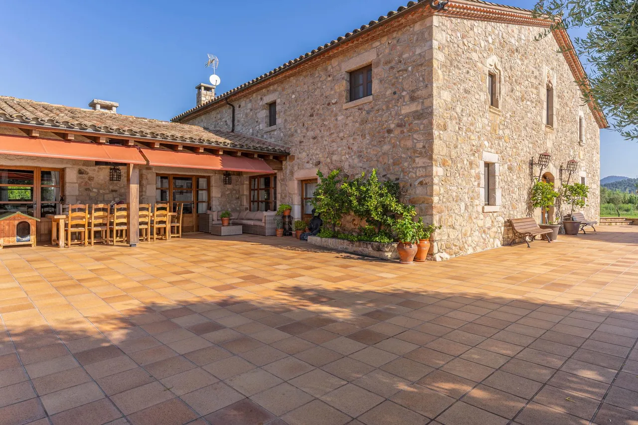 living - Casa rural de 540m² en venta en La Selva, Girona - gallery - 10