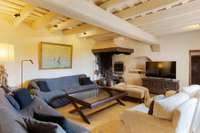 living - Masia de 1,037m² en venta en Sant Andreu de Llavaneres - gallery thumbnail - 6