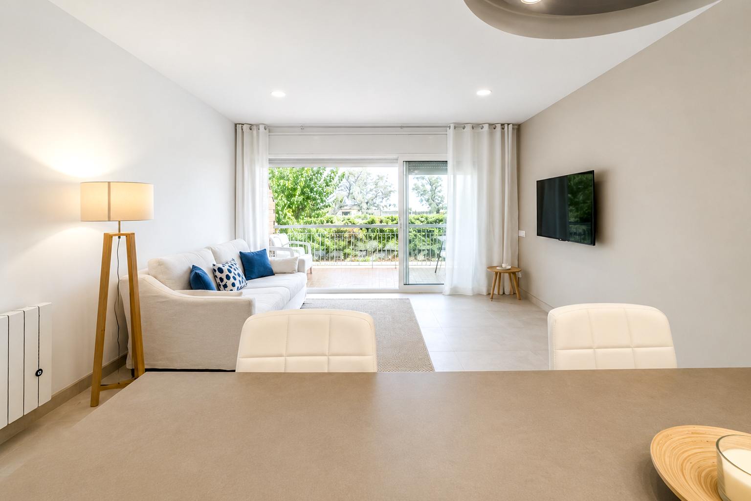 living - Piso de 68m² en venta en Terramar, Barcelona - gallery - 3