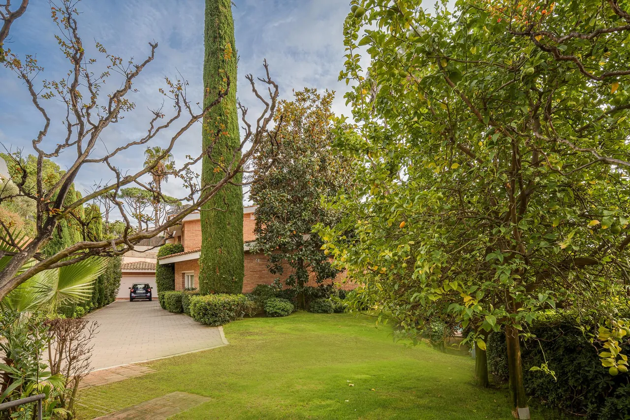 living - 429m² house / villa for sale in Premià de Dalt, Barcelona - gallery - 7