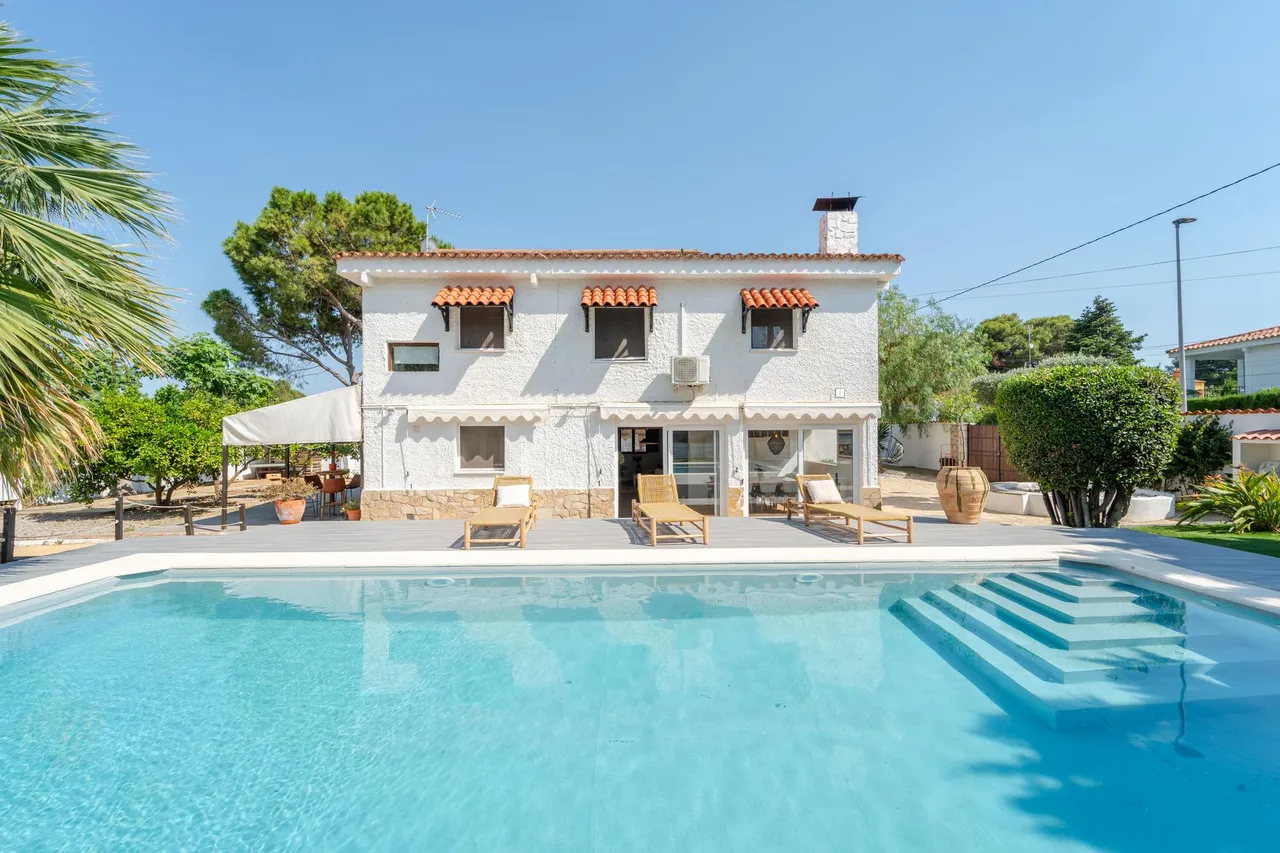 living - 307m² house / villa for rent in Bétera, Valencia - gallery - 3