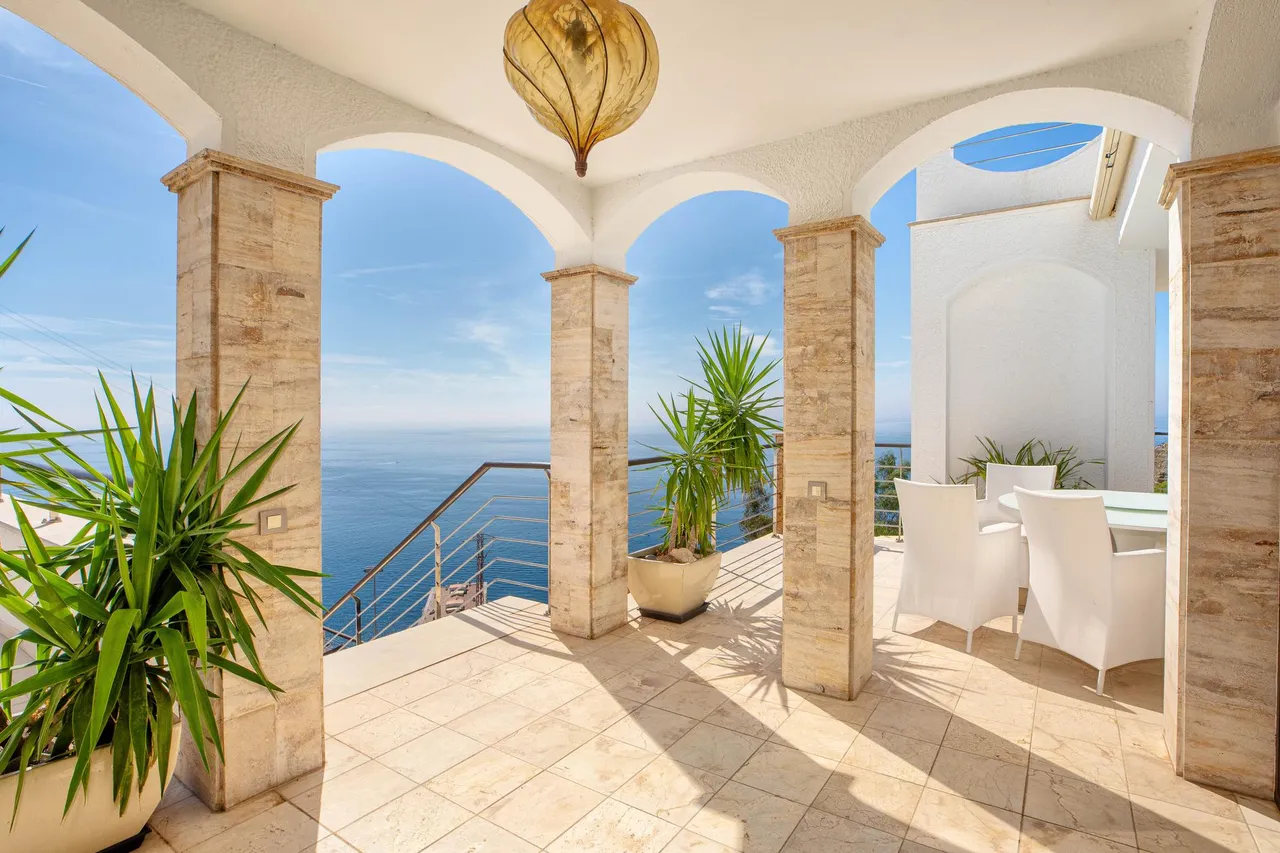 living - Casa / villa de 390m² en venta en Bahía de Rosas - gallery - 4