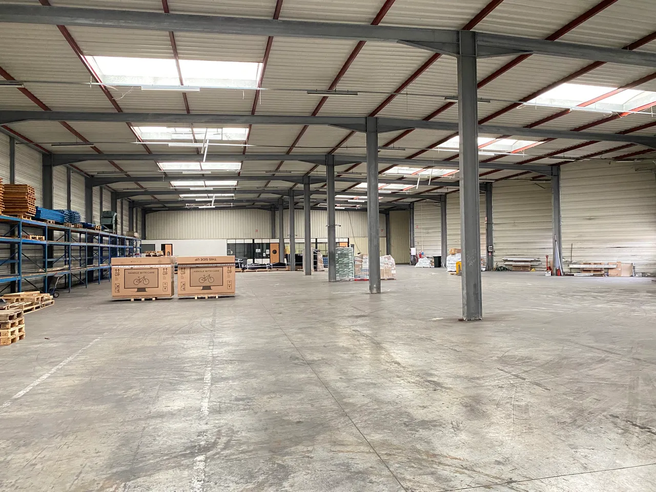 logistics - Local d’activités À Louer - gallery - 8
