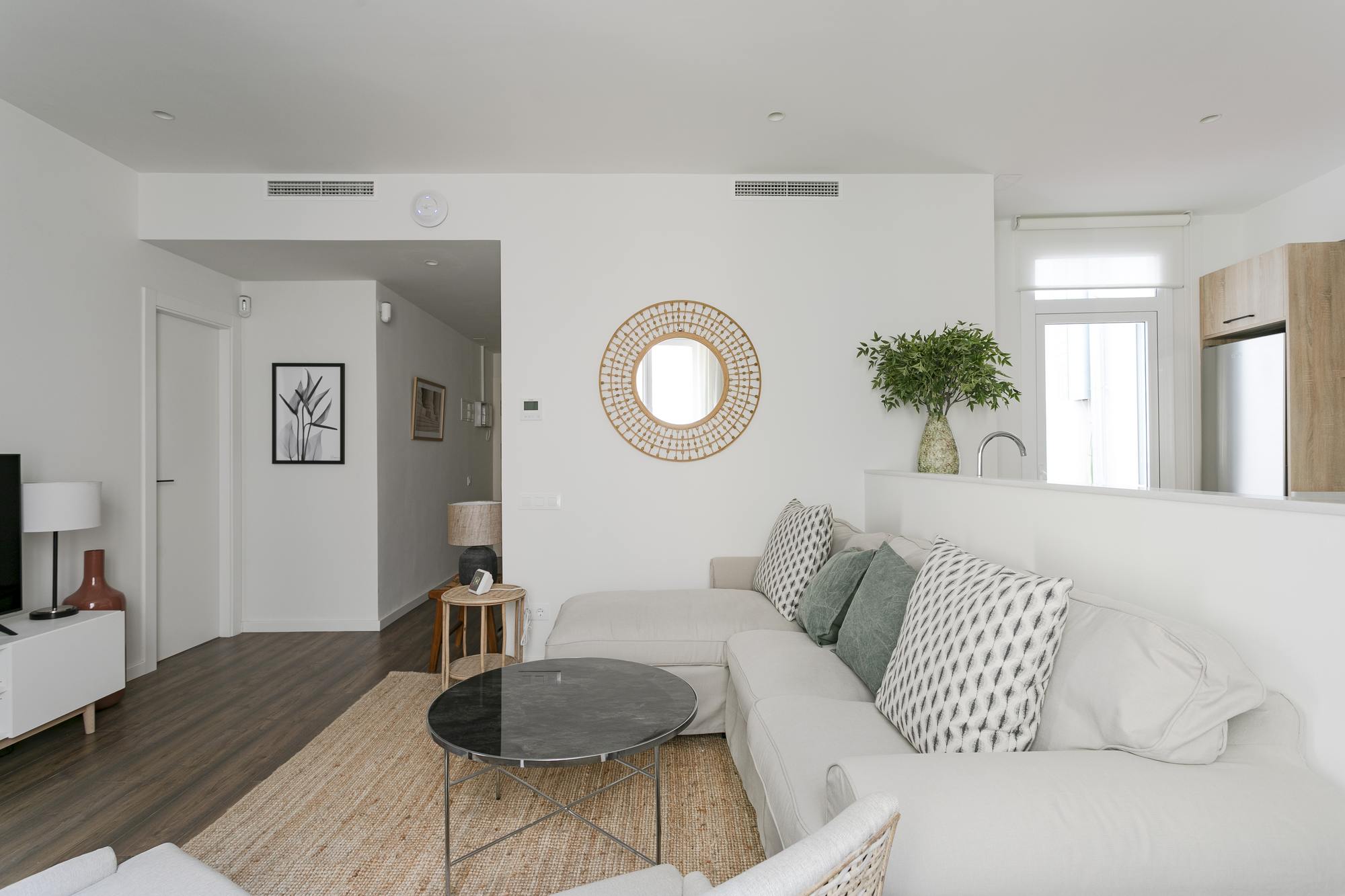 living - Piso de 84m² con 15m² terraza en venta en Gótico, Barcelona - gallery thumbnail - 4