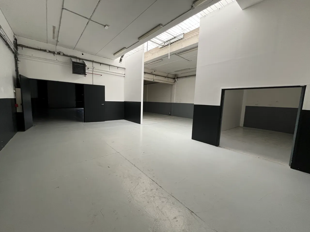logistics - Light Industrial Premises / Offices For Rent - gallery - 3