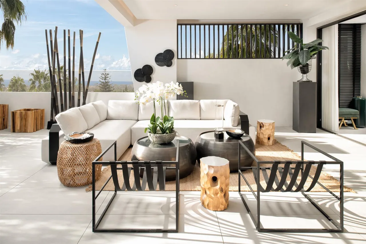 living - New Development of luxury apartments with private pools for sale in a highly sought after area on the Golden Mile in Marbella, with tropical communal gardens and pools. - gallery - 3