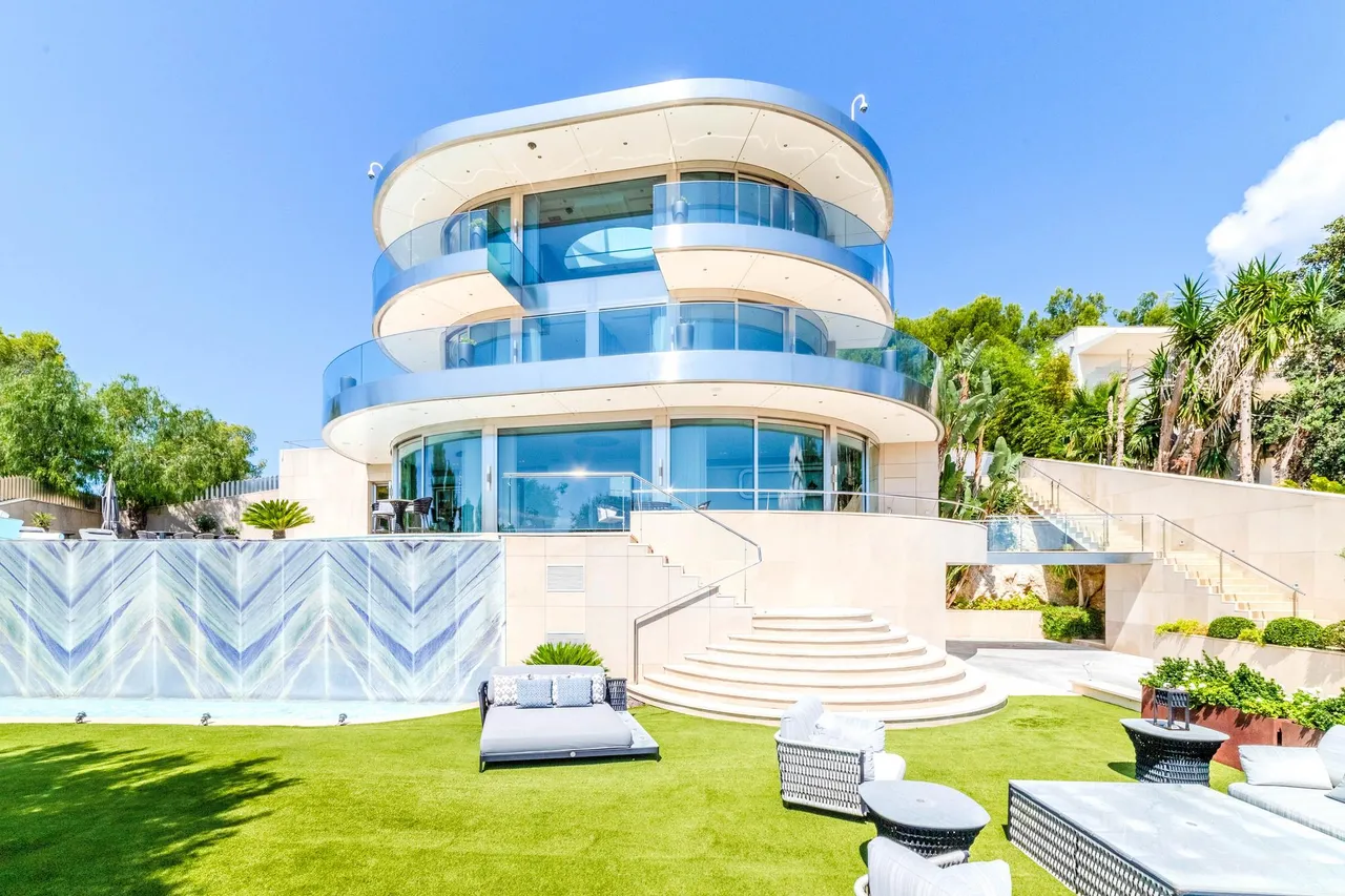 living - Casa / villa de 615m² en venta en Terramar, Barcelona - gallery - 3