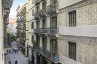 living - 95m² apartment for rent in El Born, Barcelona - gallery thumbnail - 9