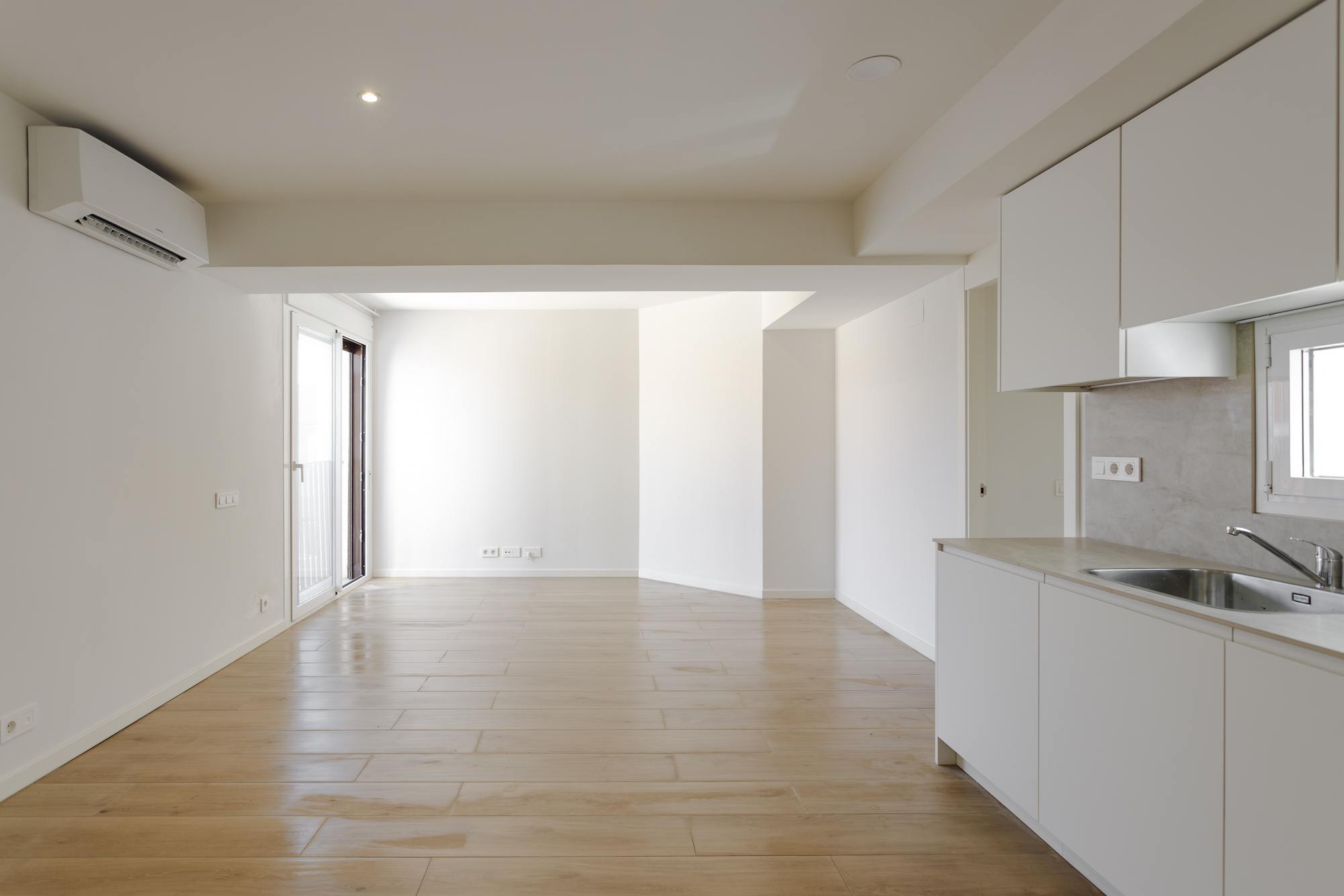 living - 65m² apartment for rent in Ventilla - Almenara, Madrid - gallery - 5