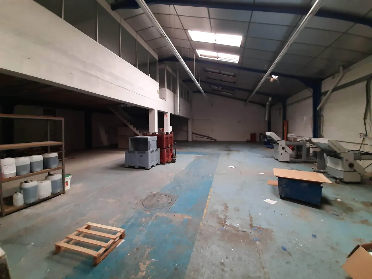 logistics - Light Industrial Premises / Offices For Sale - gallery - 2
