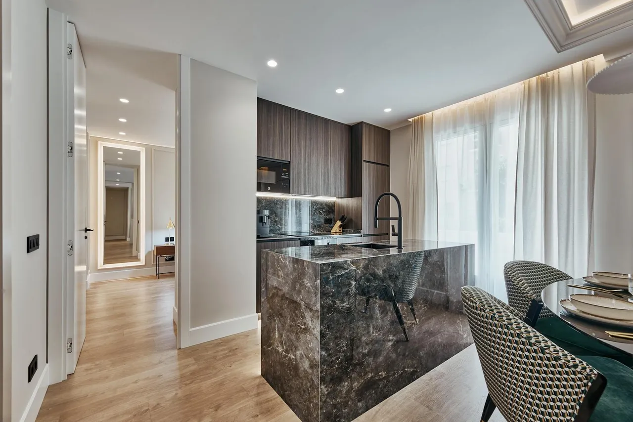 living - Piso de 109m² con 7m² terraza en venta en Castellana - gallery - 9