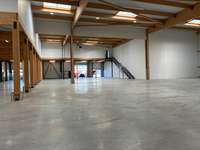 logistics - Activités / Bureaux À Louer - gallery thumbnail - 6