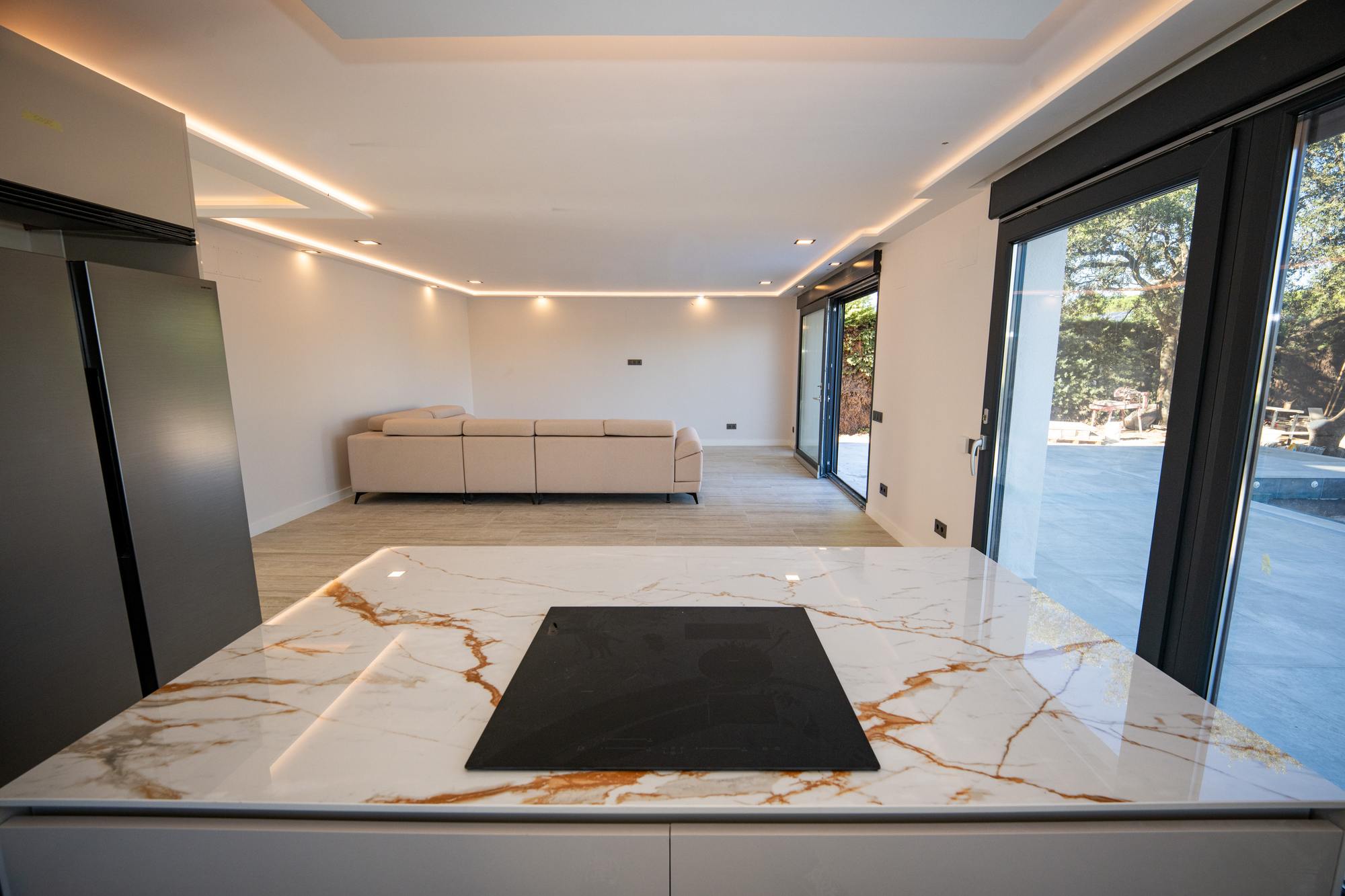 living - 240m² pazo with 1,100m² garden for rent in Valdemorillo - gallery thumbnail - 5