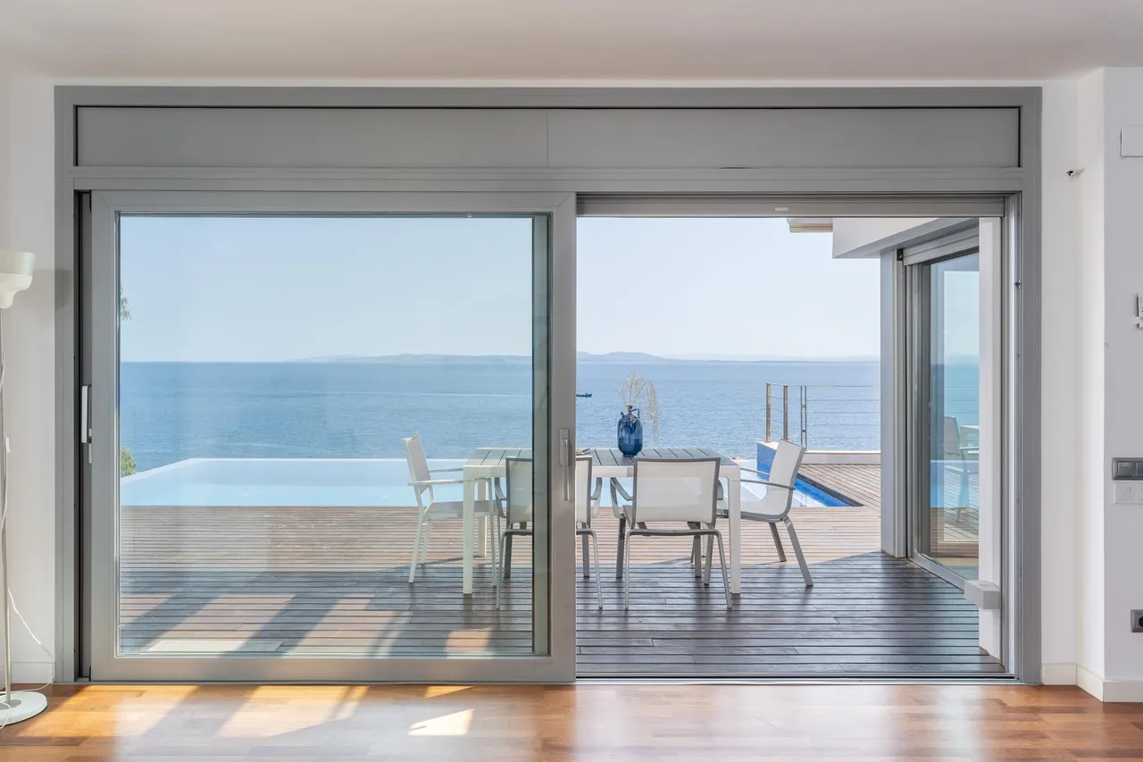 living - Casa / villa de 257m² en venta en Bahía de Rosas - gallery - 4