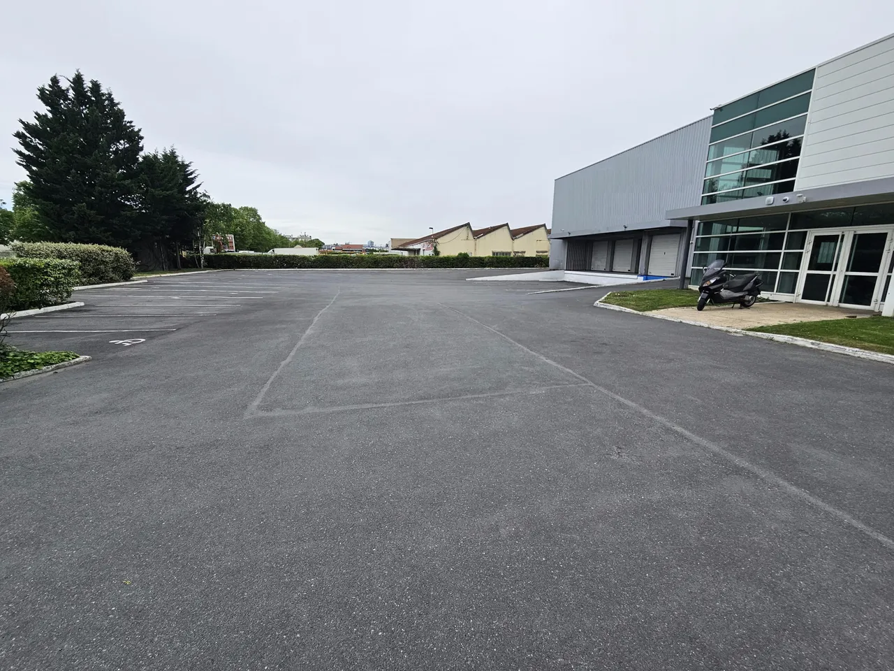 logistics - Warehouse / Offices For Rent - gallery - 8