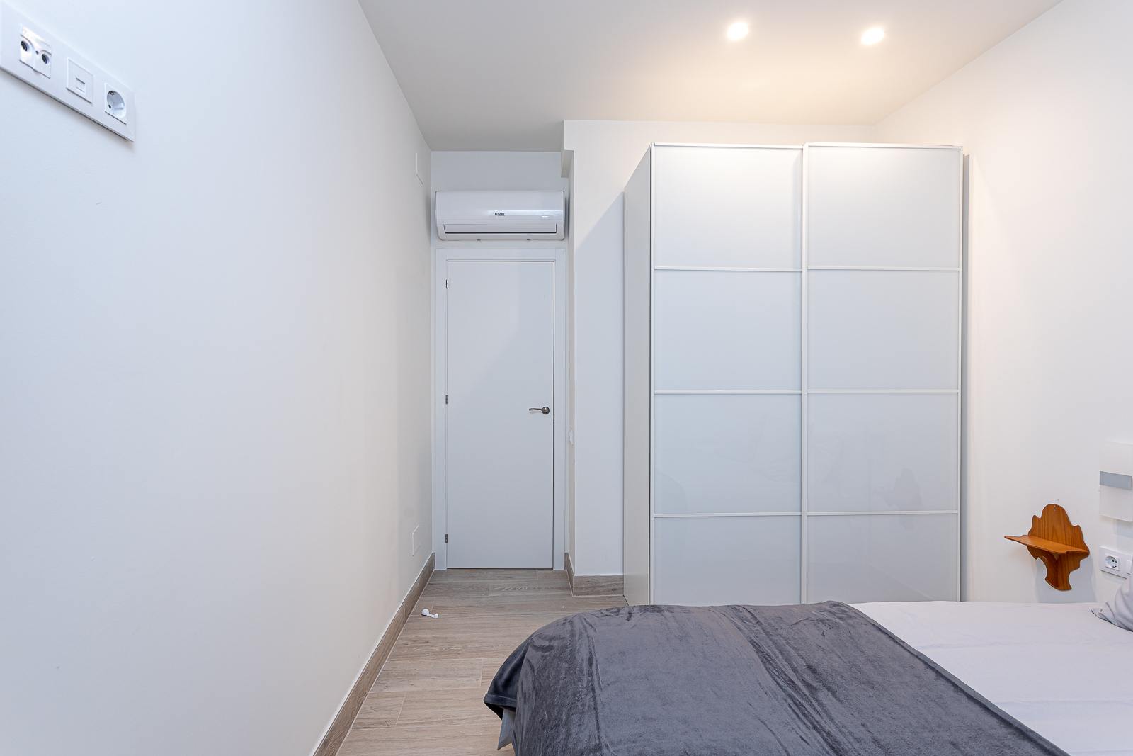 living - Piso de 70m² en alquiler en Gótico, Barcelona - gallery thumbnail - 8