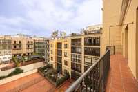 living - Ático de 190m² con 60m² terraza en venta en Eixample Derecho - gallery thumbnail - 6