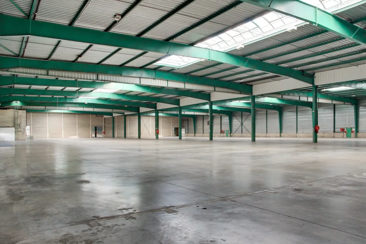 logistics - Logistics Warehouse For Rent - gallery - 6