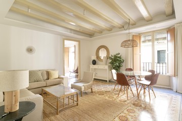 living - Piso de 87m² en venta en Gótico, Barcelona - featured