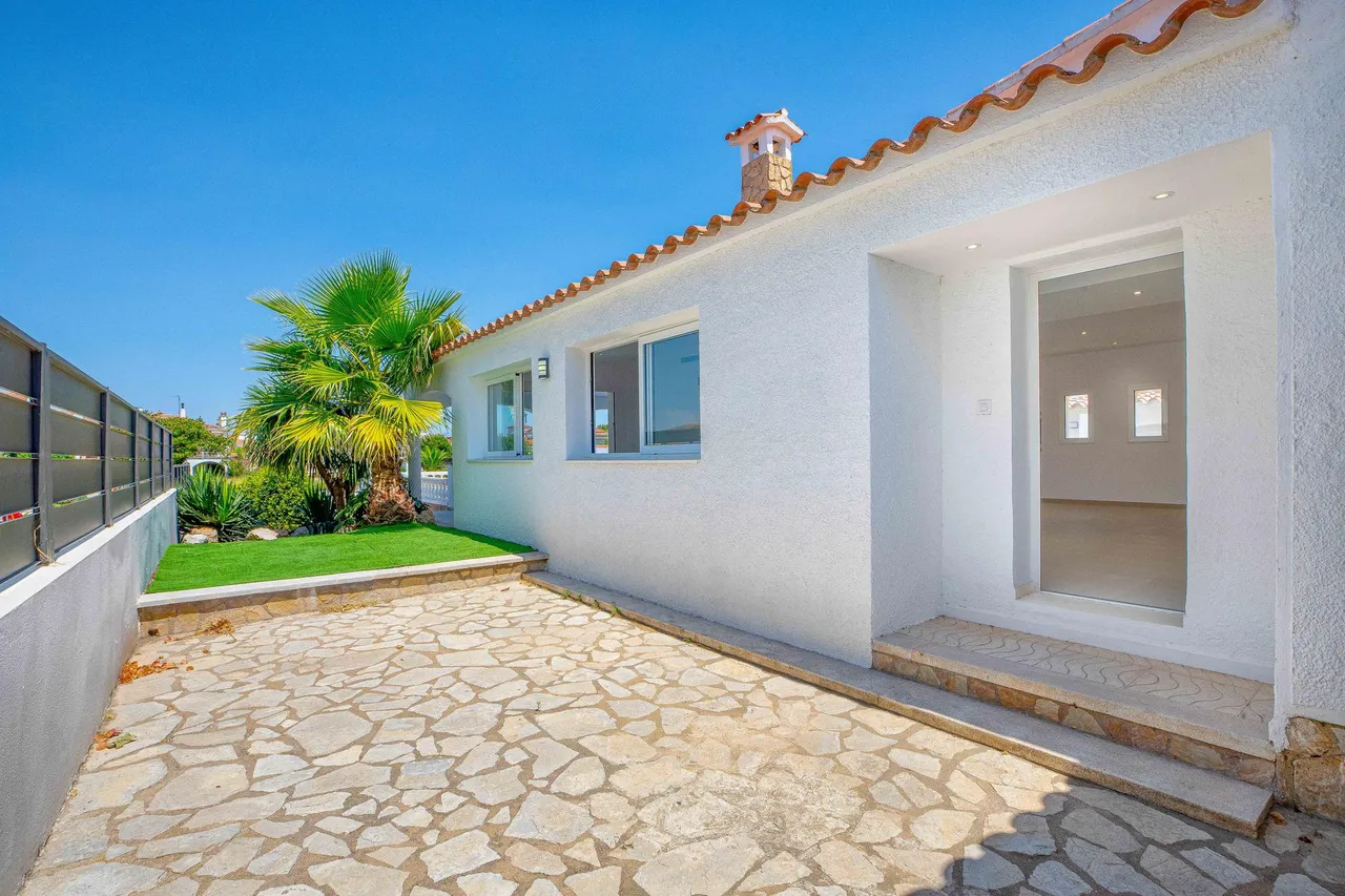 living - 131m² house / villa for sale in Empuriabrava, Costa Brava - gallery - 5