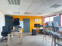 logistics - Activités / Bureaux À Louer - gallery thumbnail - 8