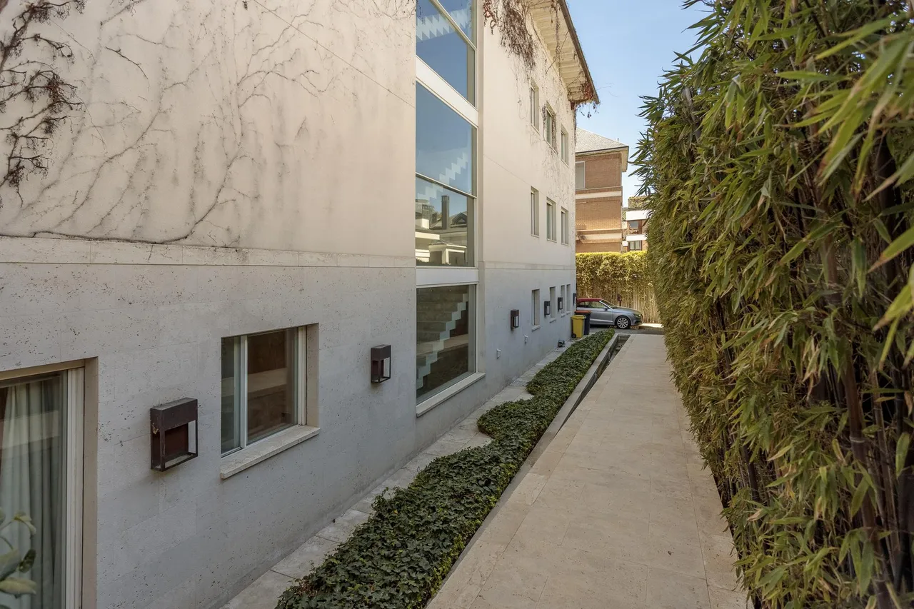 living - 857m² house / villa for sale in El Viso, Madrid - gallery - 5