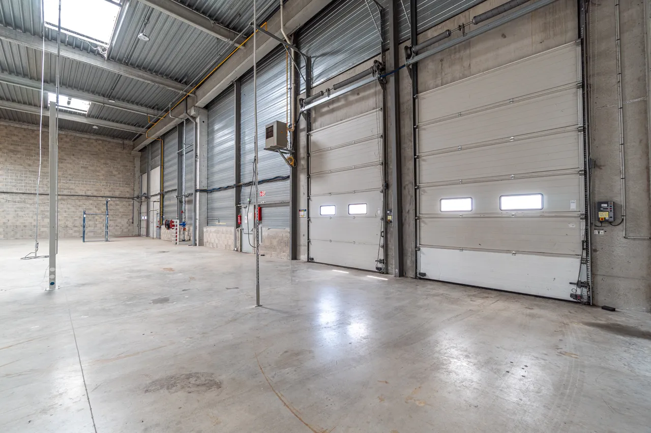 logistics - Entrepôt / Bureaux À Louer - gallery - 9