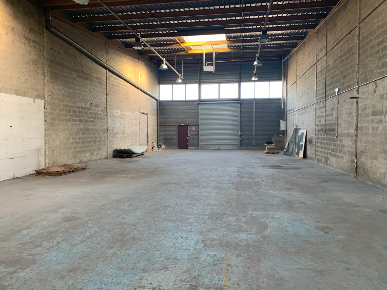 logistics - Local d’activités À Louer - gallery - 5