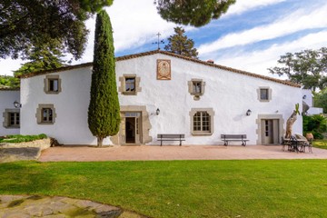 living - 1,037m² masia for sale in Sant Andreu de Llavaneres - featured